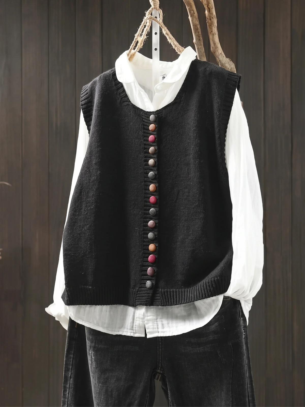 Gun | Elegant Knitted Waistcoat with Colourful Buttons