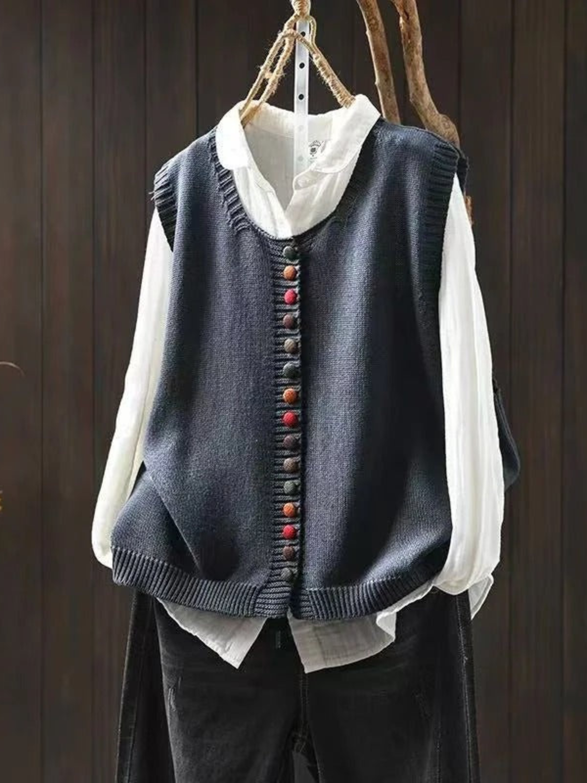 Gun | Elegant Knitted Waistcoat with Colourful Buttons