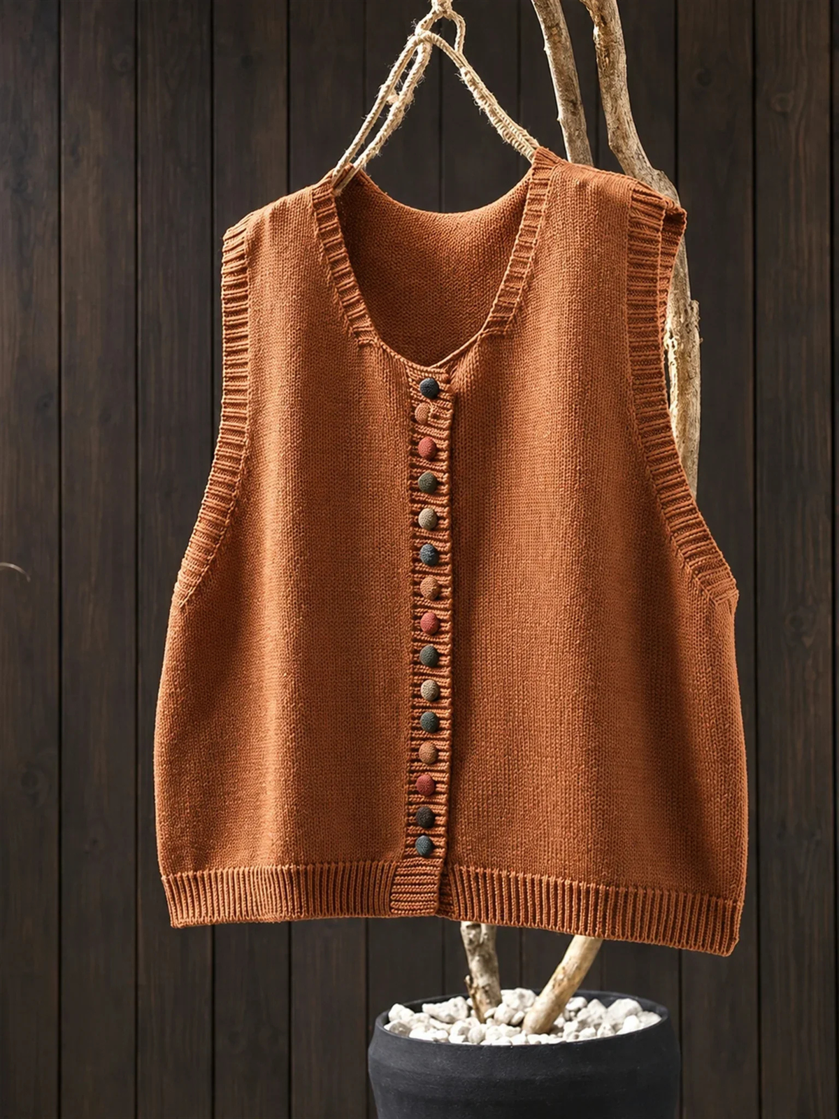 Gun | Elegant Knitted Waistcoat with Colourful Buttons