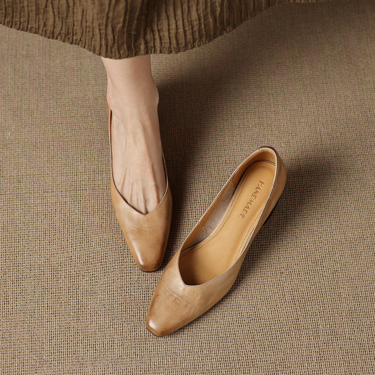 Victoria - Pointed Block Heel Shoes