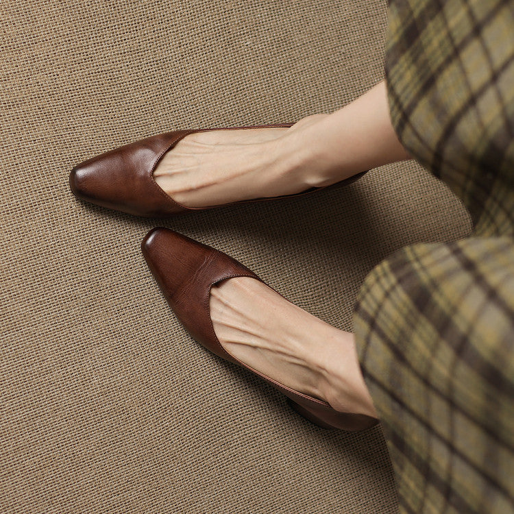 Victoria - Pointed Block Heel Shoes