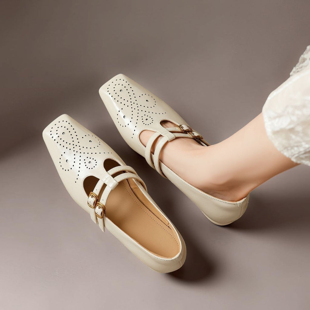 Genevieve - Brogue Detail Mary Jane Shoes